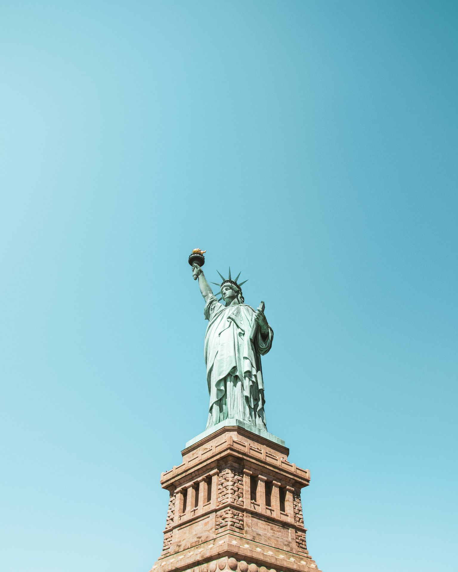 Statue of Liberty representing EB-5 grandfathering deadlines for 2026 and 2027